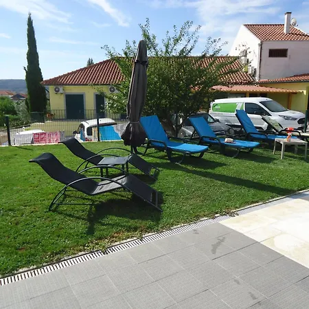 Poco Do Barro Lodões