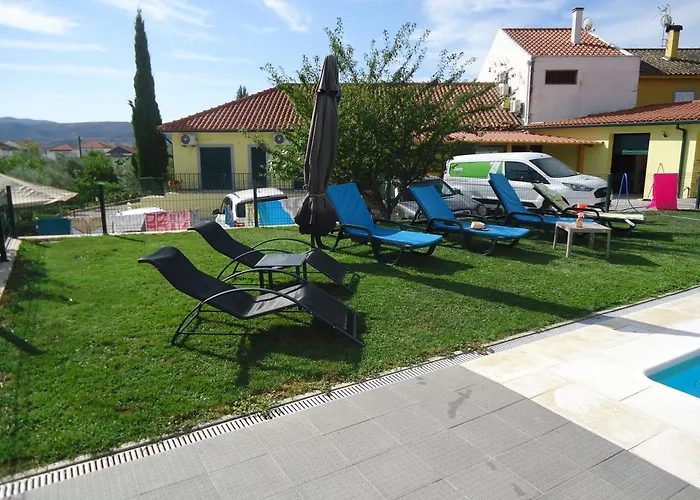 Poco Do Barro Lodoes